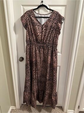 SHEIN Pink Leopard Print V-Neck Maxi Dress with Smocked Waist